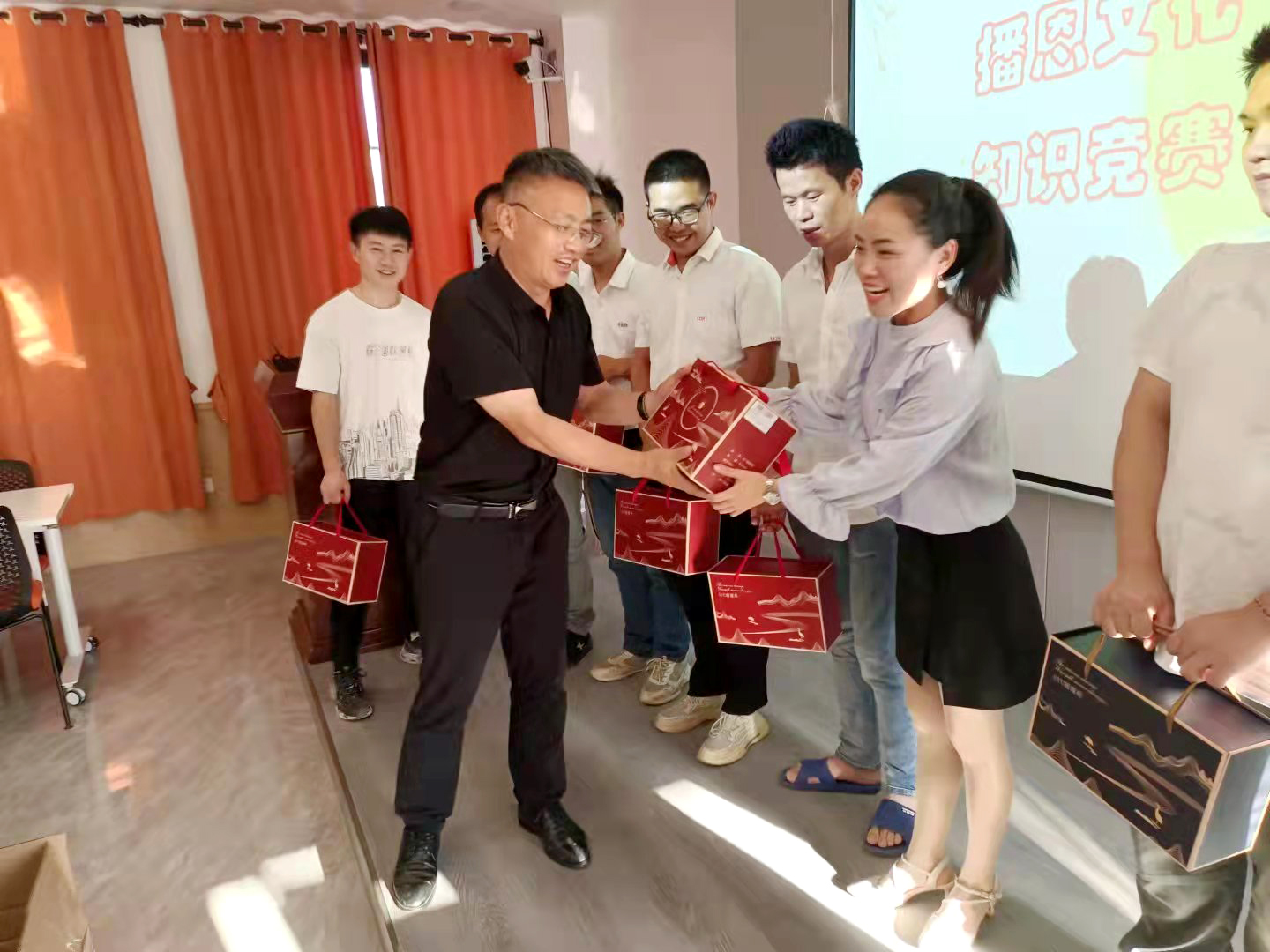 �±�GG��������ҵƽ̨